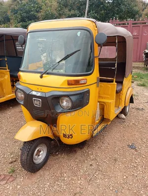 Bajaj RE 2023