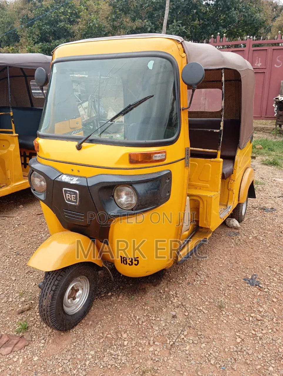Bajaj RE 2023