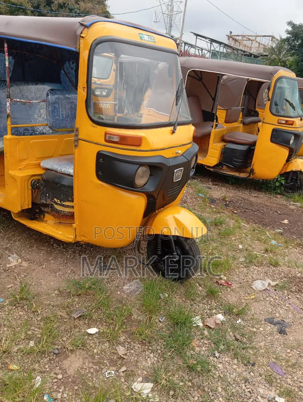 Bajaj RE 2023