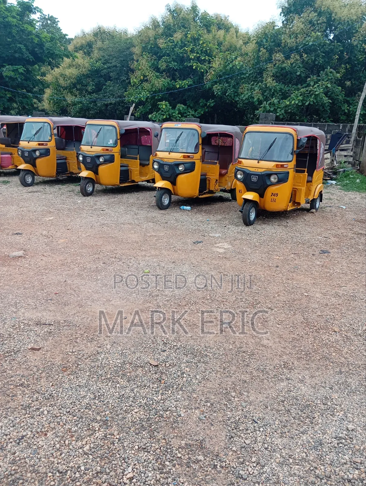 Bajaj RE 2023