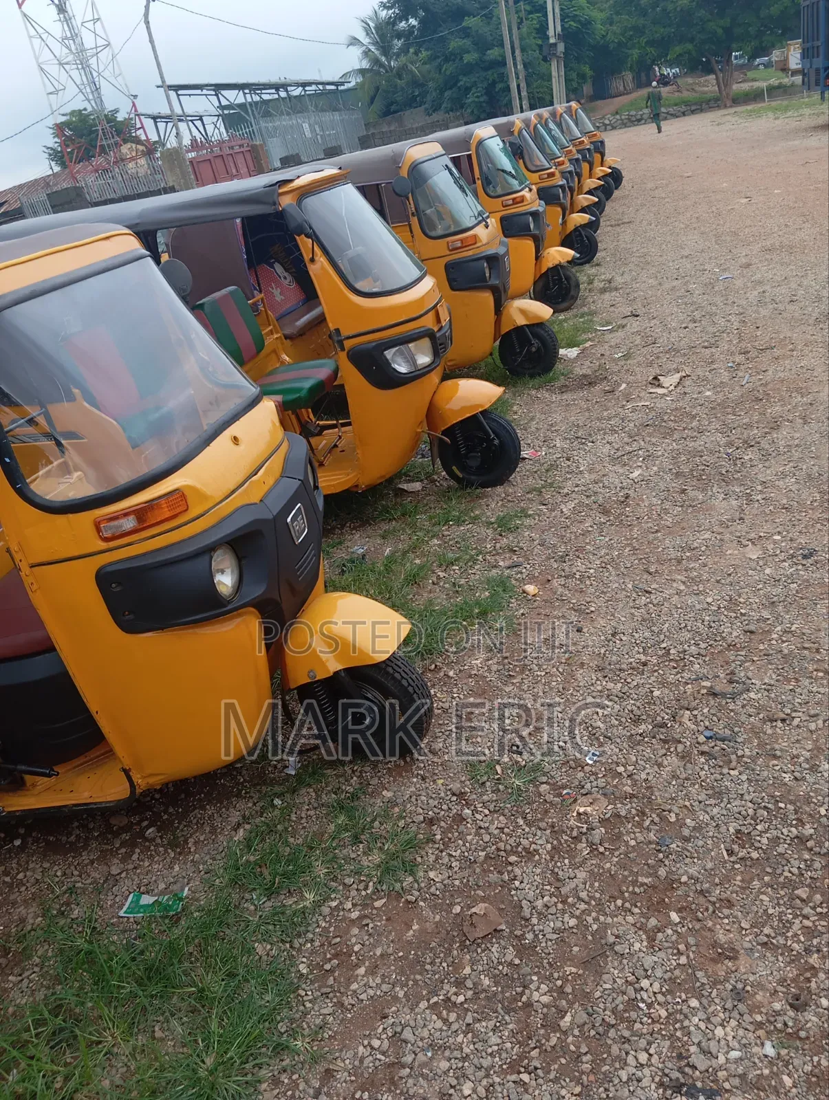 Bajaj RE 2023