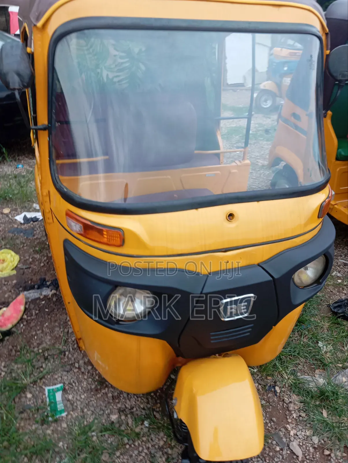 Bajaj RE 2023