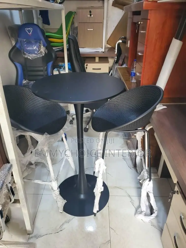 Round Matte Pedestal Table