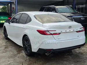 Toyota Camry 2024 White