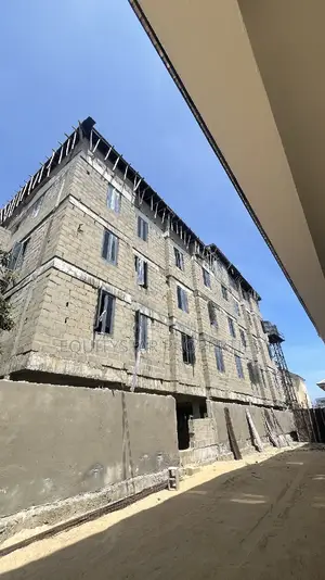 2bdrm Block of Flats in Gerald Estate, Lekki Phase 1 for sale