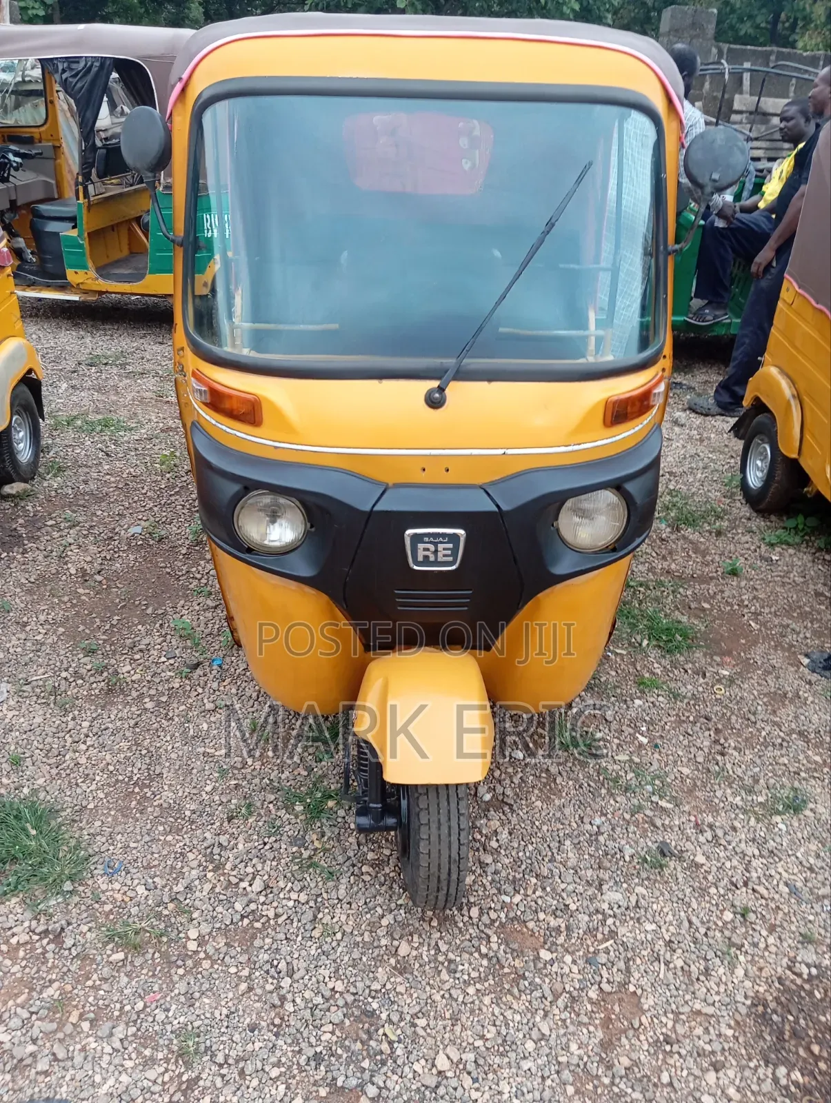 Bajaj RE 2023