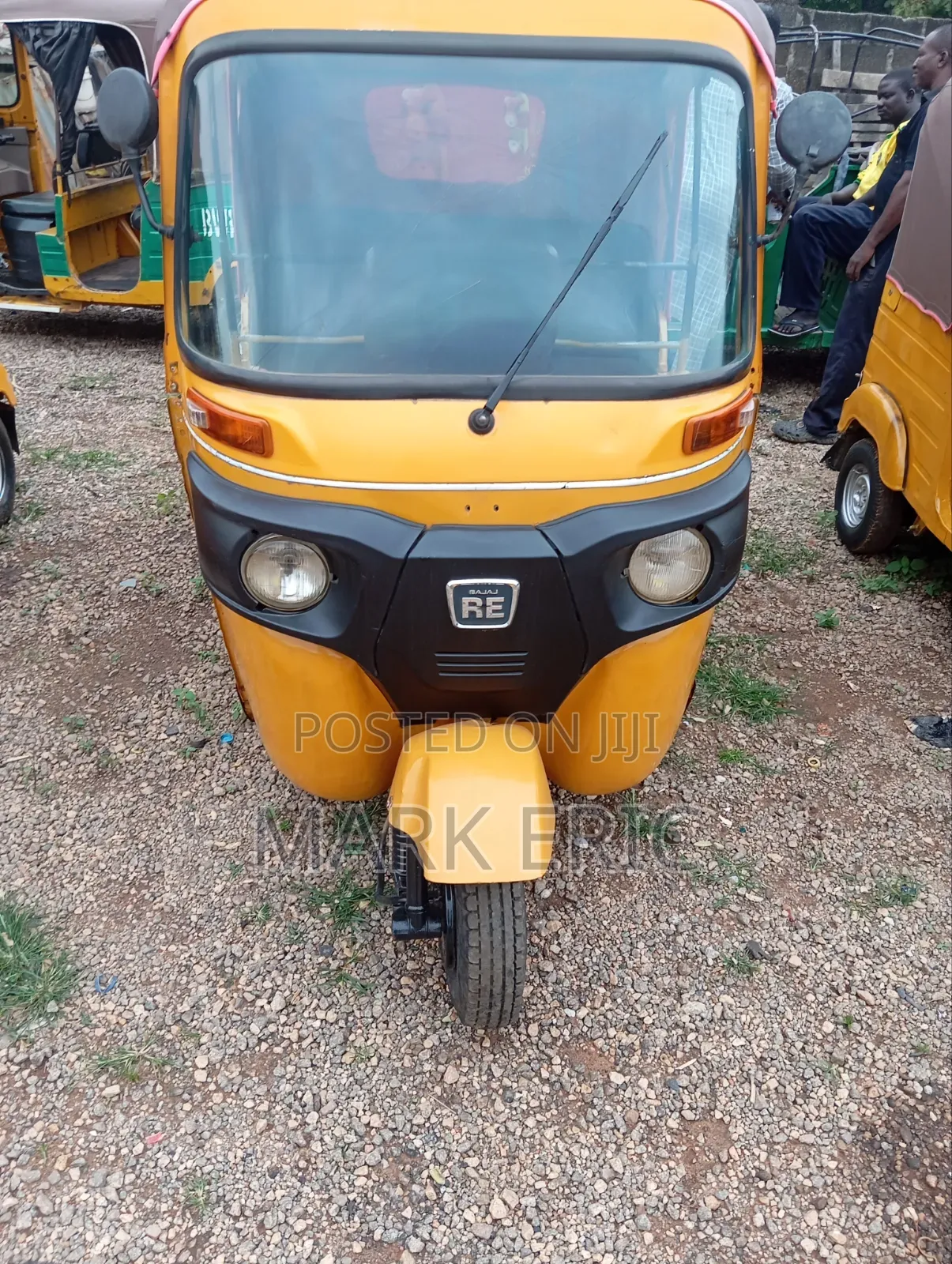 Bajaj RE 2023