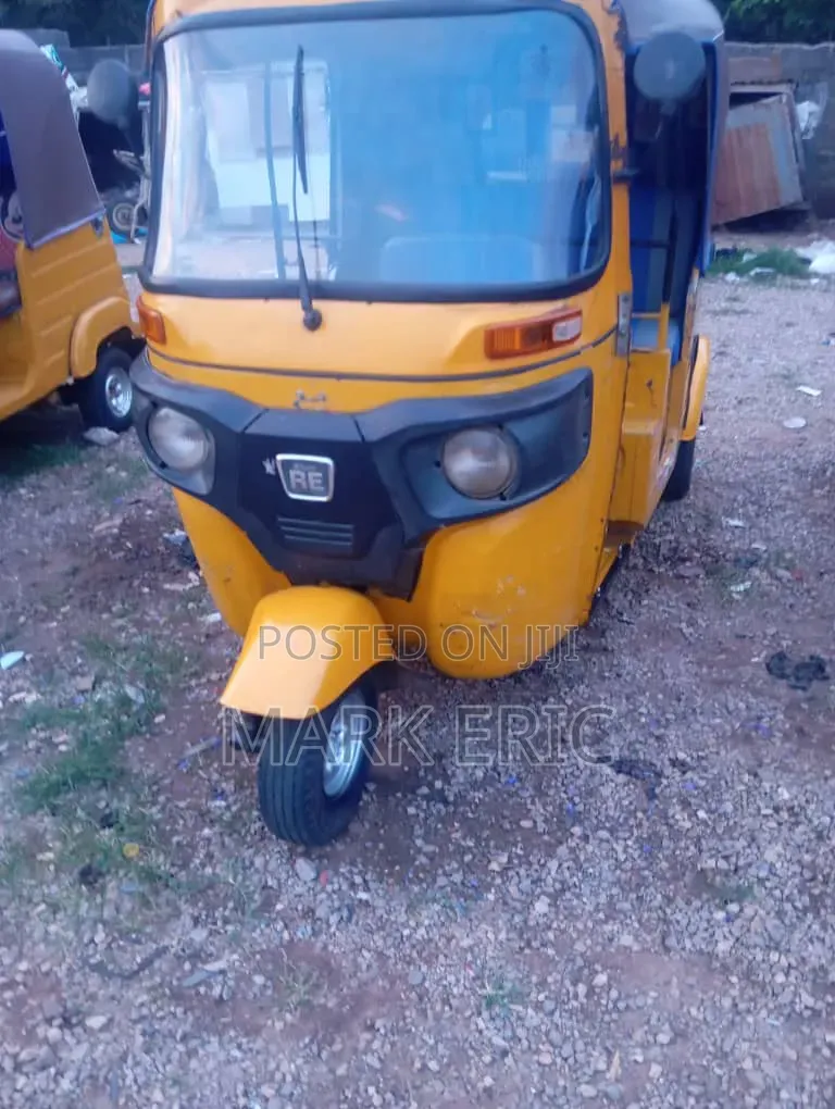 Bajaj RE 2023