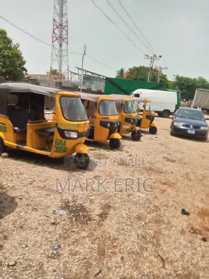 Bajaj RE 2023