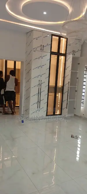 Eyeglass Wardrobe