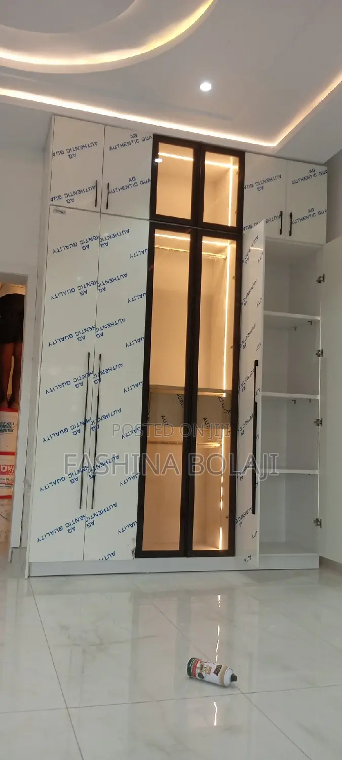 Eyeglass Wardrobe
