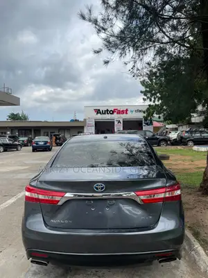 Toyota Camry XLE 4dr Sedan (3.5L 6cyl 6A) 2015 Gray