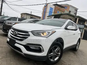 Hyundai Santa Fe SE FWD 2017 White