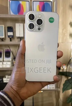Apple iPhone 15 Pro Max 256 GB White
