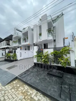 5bdrm Duplex in Ikota for sale