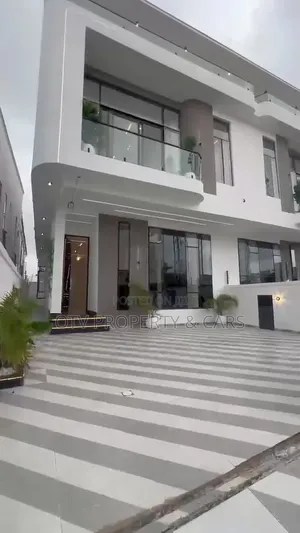 4bdrm Duplex in Ikota for sale