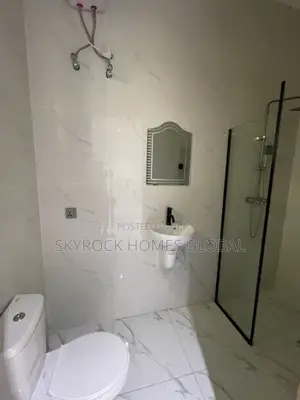 5bdrm Duplex in Lekki Phase 2 for rent