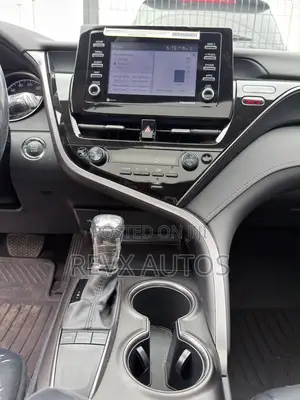 Toyota Camry SE 2024 Black