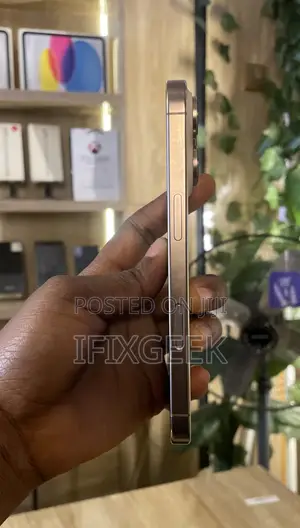 Apple iPhone 16 Pro 128 GB Gold