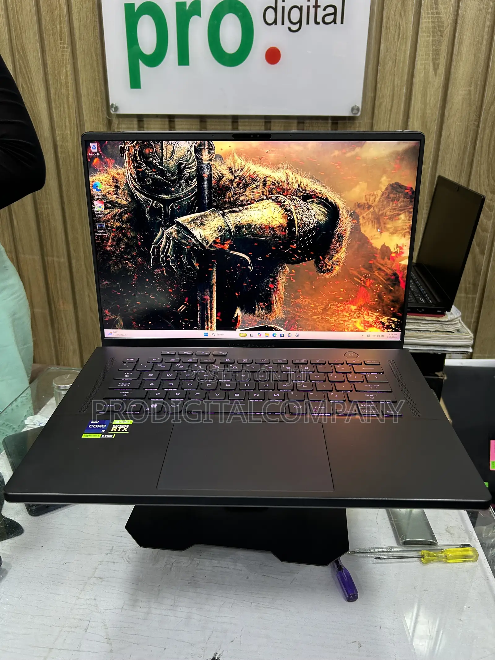 Laptop Asus ROG Zephyrus M16 32GB Intel Core i9 SSD 2T