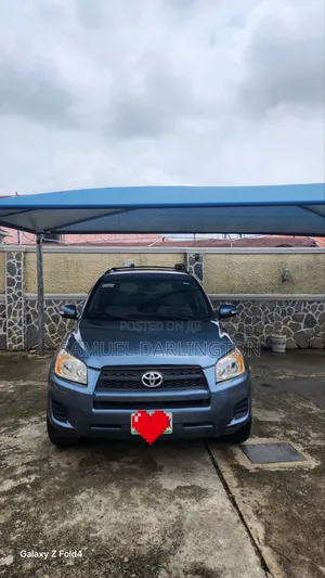 Toyota RAV4 2010 Blue