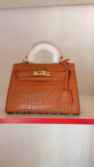 CN7 Luxury Collections