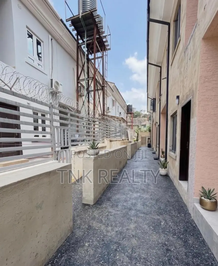 Furnished 3bdrm Duplex in Apo District for rent