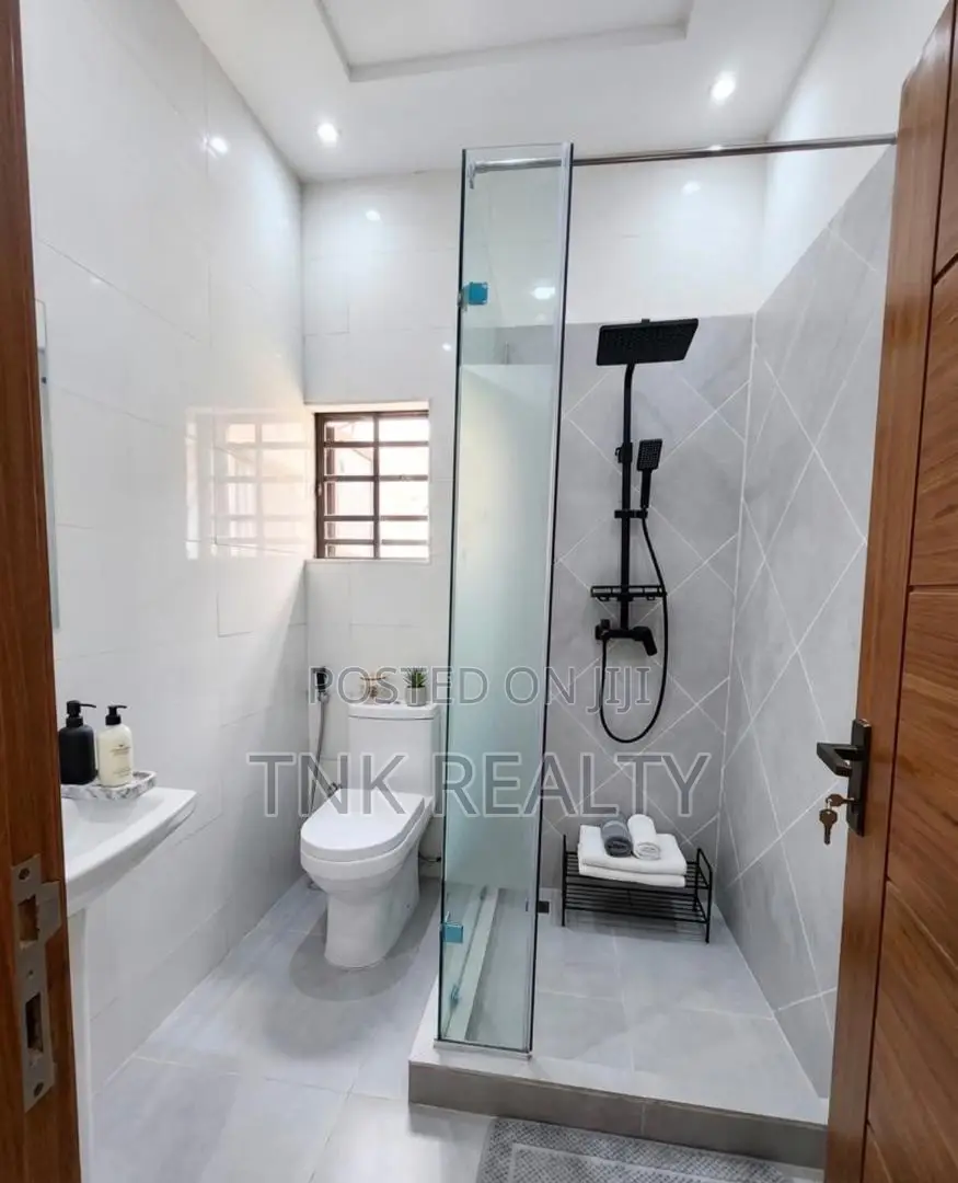 Furnished 3bdrm Duplex in Apo District for rent