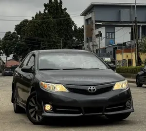 Toyota Camry SE 4dr Sedan (2.5L 4cyl 6A) 2013 Black