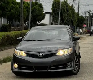Toyota Camry SE 4dr Sedan (2.5L 4cyl 6A) 2013 Black