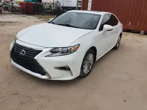 Lexus ES 2013 White
