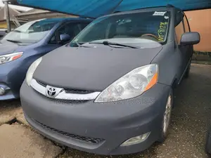 Toyota Sienna XLE AWD 2009 Black