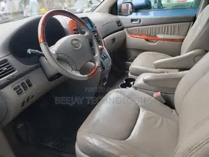Toyota Sienna XLE AWD 2009 Black