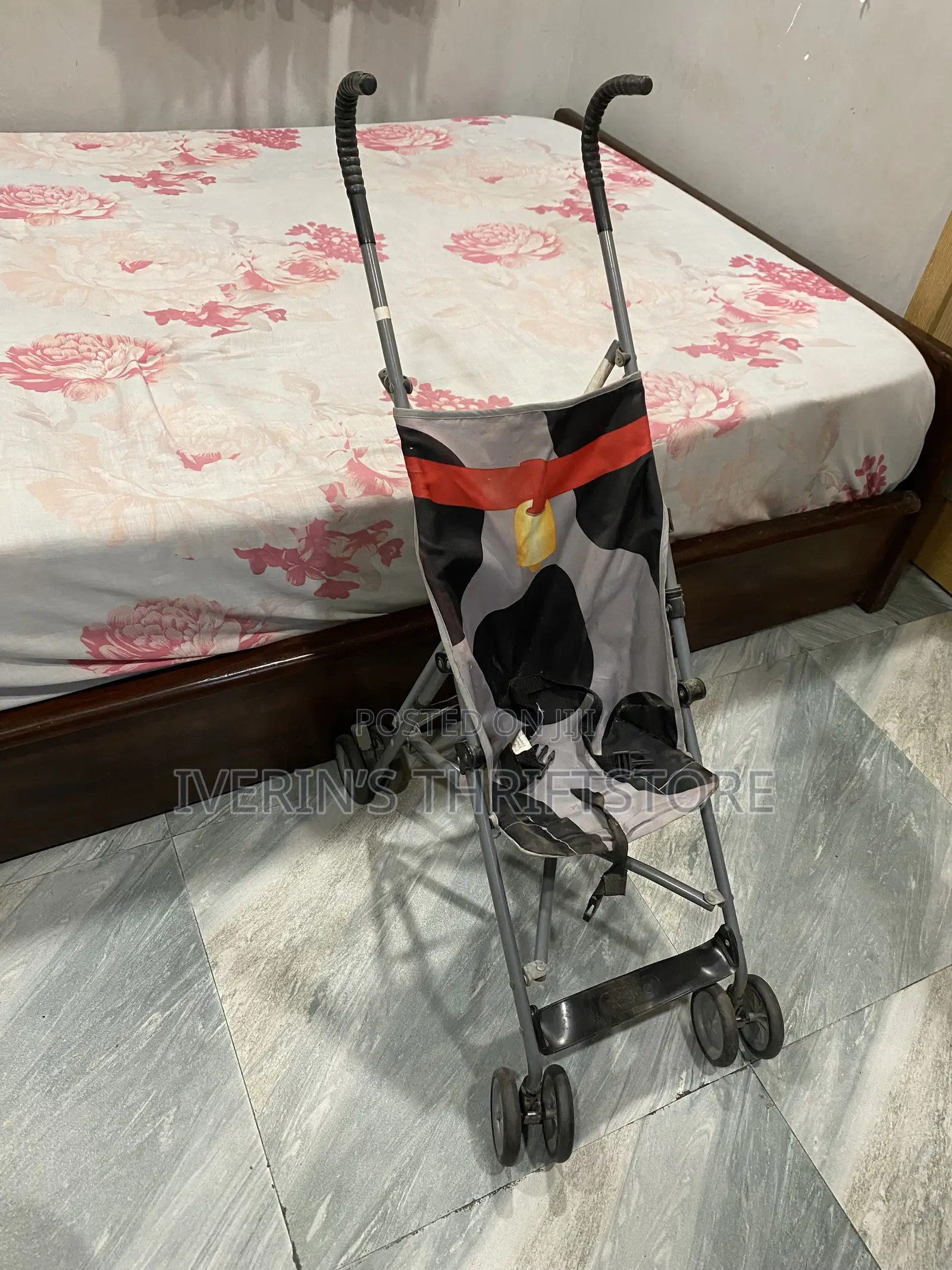 Umbrella Strollers With Lightweight Frame and Compact Fold