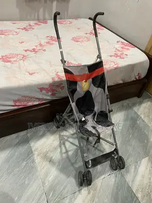 Umbrella Strollers With Lightweight Frame and Compact Fold