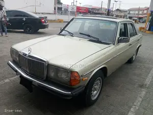 Mercedes-Benz 230E 1991 Green