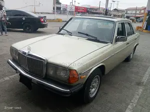Mercedes-Benz 230E 1991 Green