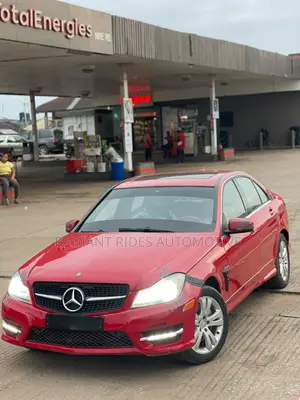 Mercedes-Benz C300 Luxury Sedan RWD (3.0L 6cyl 7A) 2008 Red