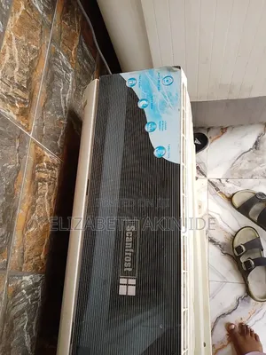 Scanfrost 1HP AC – 9,000BTU – Good Working Condition