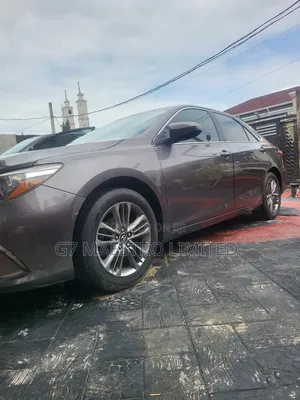 Toyota Camry SE 4dr Sedan (2.5L 4cyl 6A) 2017 Gray