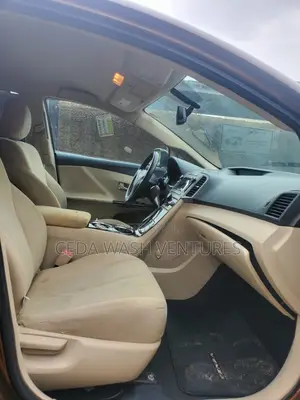 Toyota Venza LE 2010 Brown