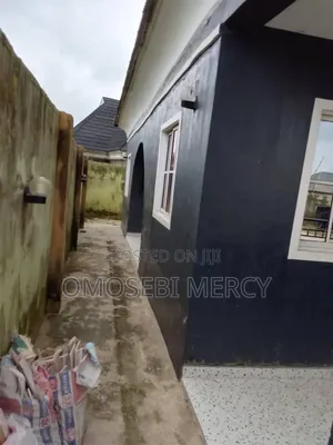 2bdrm Apartment in Adebayo, Oluyole for rent