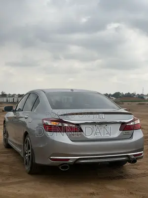 Honda Accord Touring V6 4dr Sedan FWD (3.5L 6cyl 6A) 2017 Silver