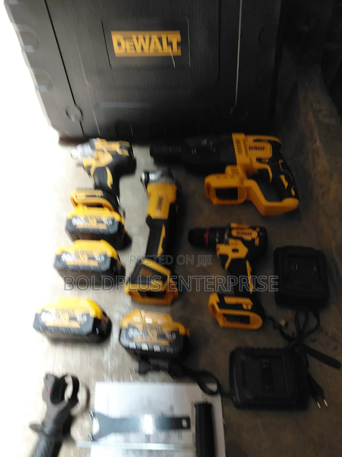 4 in 1 Dewalt 580 Volt Brushless Kit Machine
