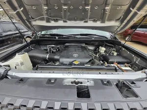 Toyota Sequoia 2014 Silver