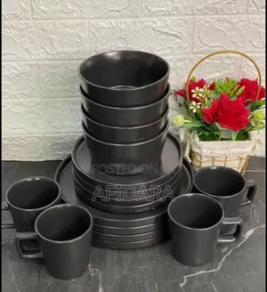 16-Piece Dinner Set Easy to Coordinate With Your Table Décor