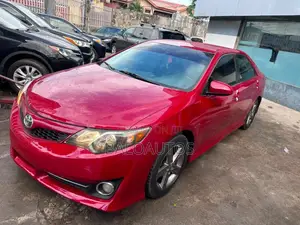 Toyota Camry SE 4dr Sedan (2.5L 4cyl 6A) 2013 Red