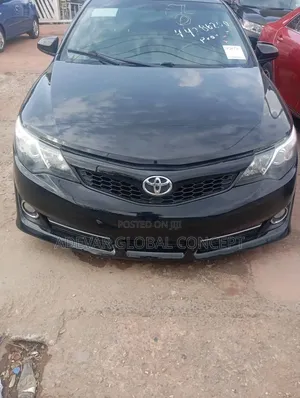 Toyota Camry SE 4dr Sedan (2.5L 4cyl 6A) 2013 Black