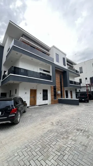 5bdrm Duplex in Near The Doom, Lekki Phase 1 for rent