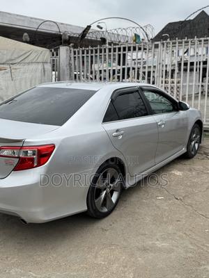 Toyota Camry SE V6 4dr Sedan (3.5L 6cyl 6A) 2012 Silver